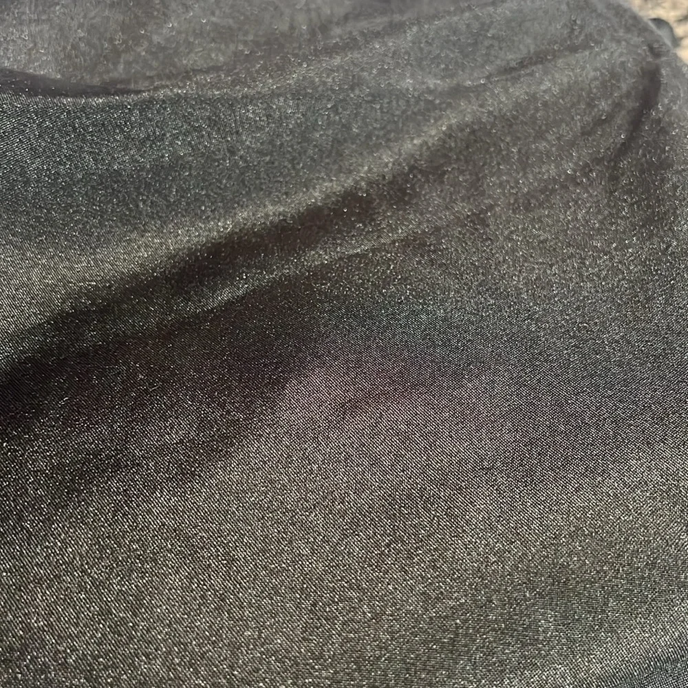 8 ft round black table covering